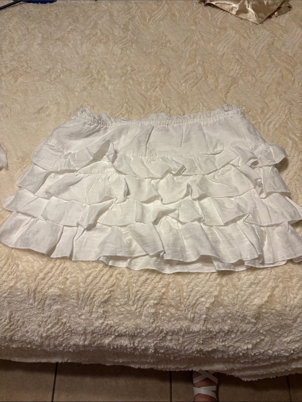 Women’s White Ruffle Tiered Mini Skirt